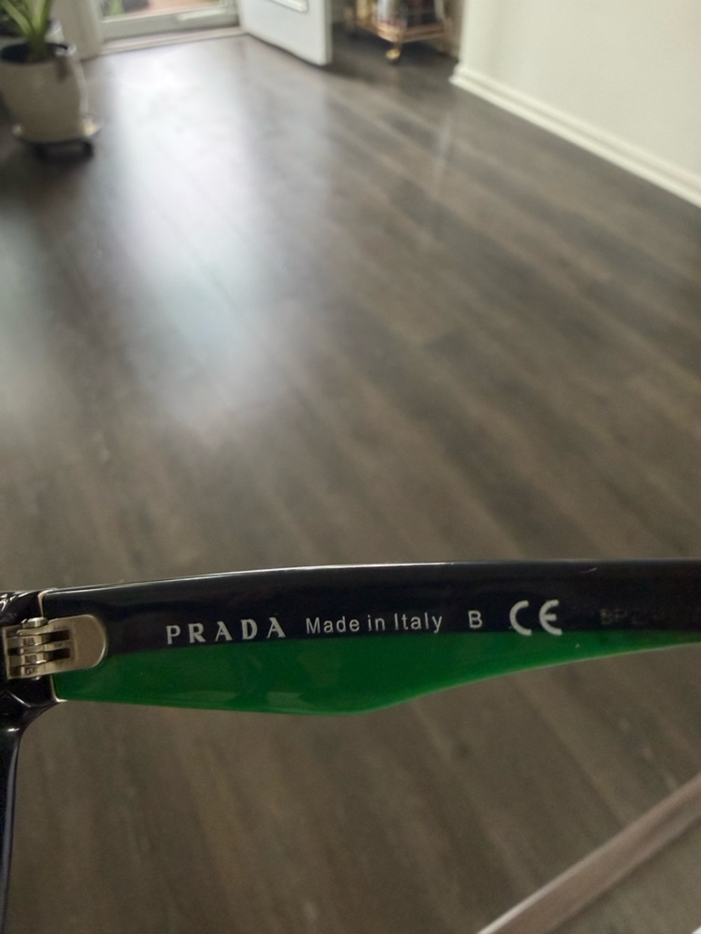 Prada Black and Green Rectangular Optical Frames - Picture 4 of 8
